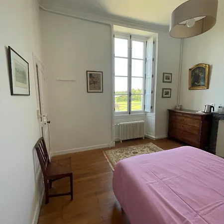 Oda ve Kahvaltı Domaine De Buchignon