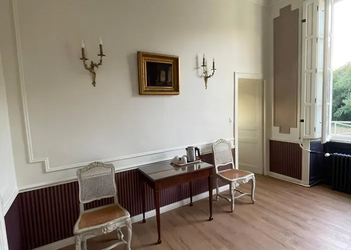 Oda ve Kahvaltı Domaine De Buchignon *